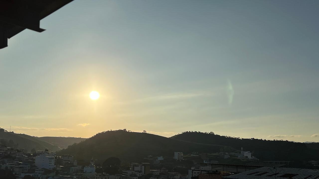 Passagem de frente fria causa queda nas temperaturas e mínima pode chegar aos 9°C no final de semana em Santos Dumont